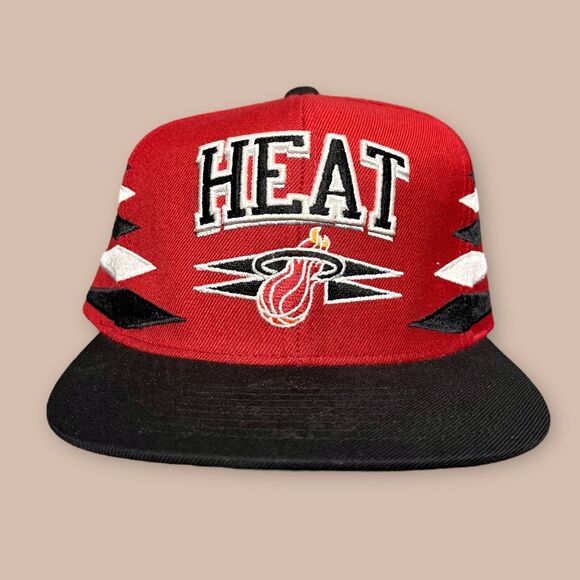Mitchell & Ness Vintage Miami Heat Retro 90s Style Snapback Hat Red Black - Picture 1 of 5